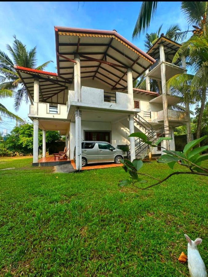 Royal Beach Villa Unawatuna Exterior photo