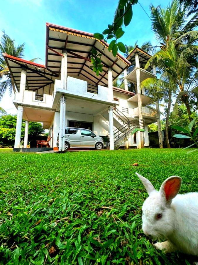 Royal Beach Villa Unawatuna Exterior photo