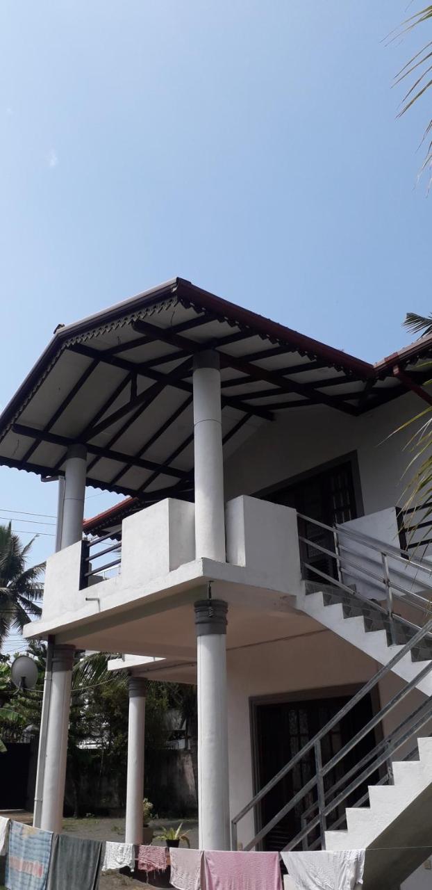 Royal Beach Villa Unawatuna Exterior photo